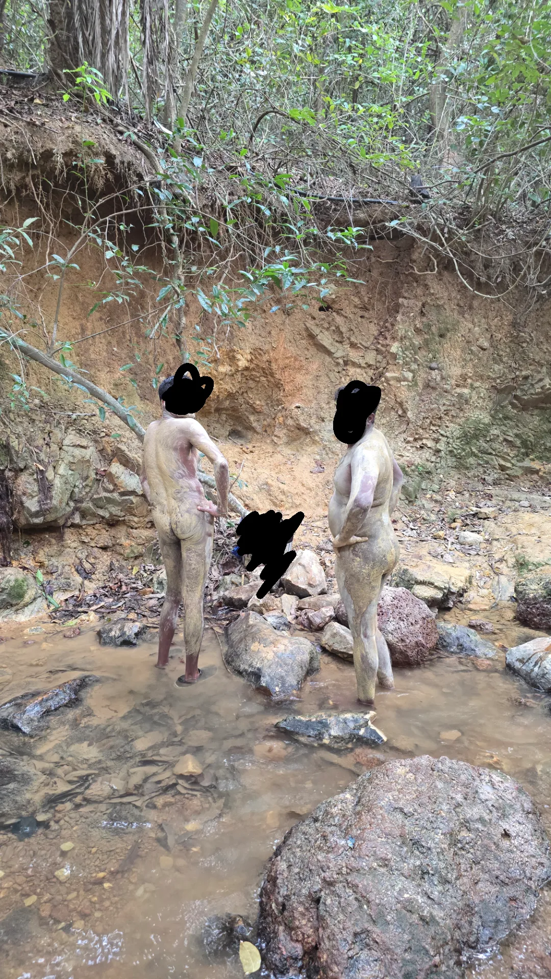 Multani mitti and naked in Goa