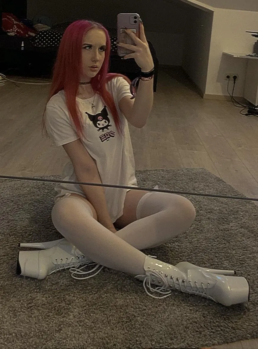 Seems like an oversized shirt and playing video games day