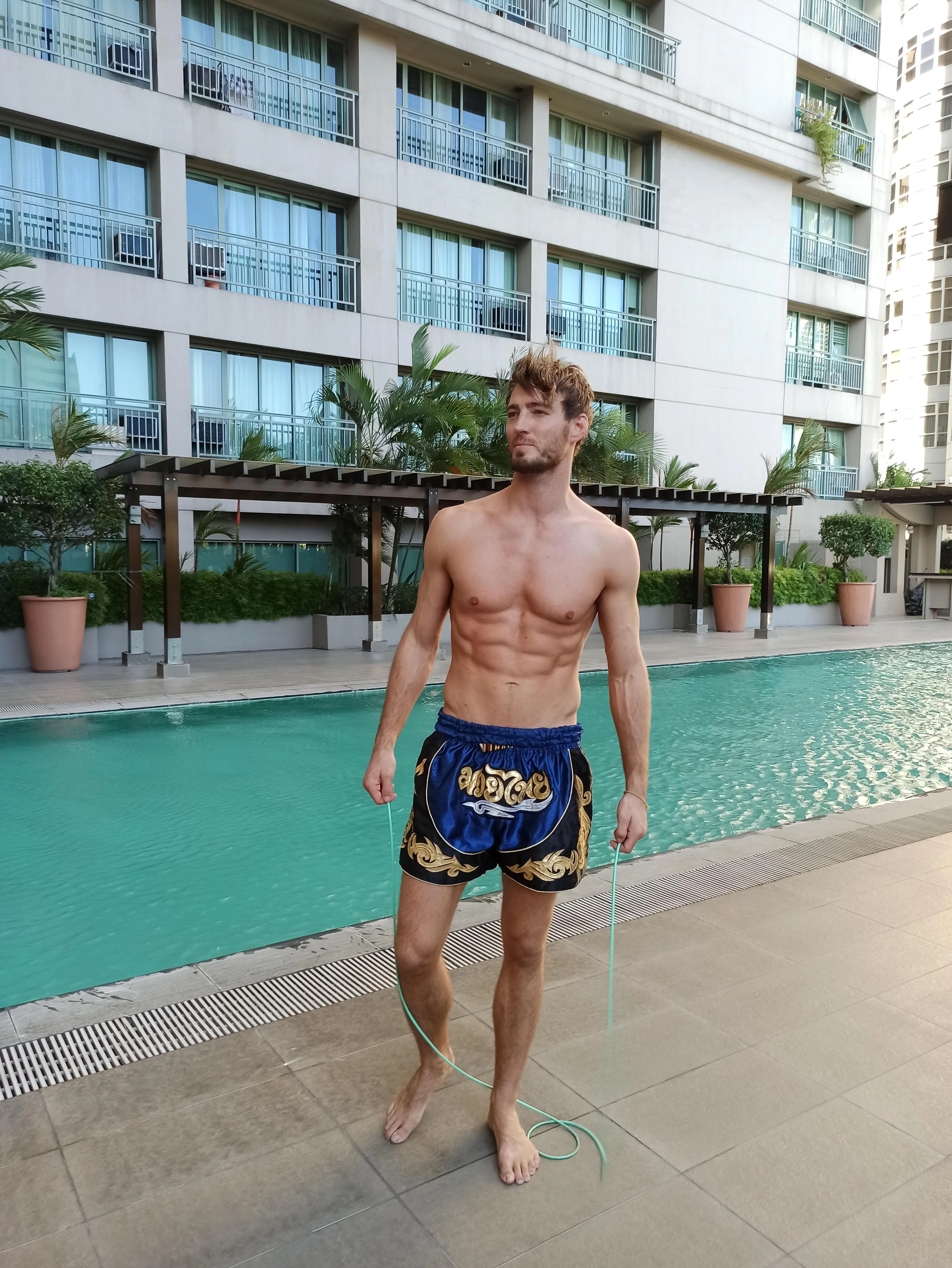 Who's in for a poolside workout? :)