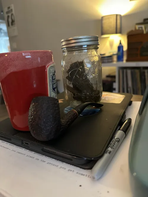 Afternoon with Savinelli Roma 606, St. Bruno Flake, and Starbucks Veranda blend. 