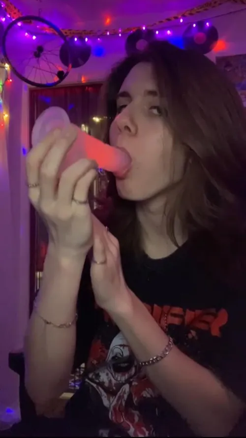 DM for a cute video of puppy n her bone >:3