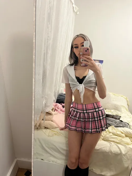 does this plaid skirt make me look extra charming?