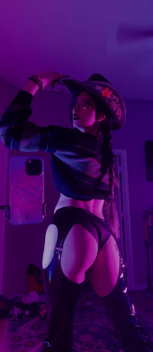 Even goth girls wanna have fun! [cam][sext][rate][joi][pic][vid][pty][bra][fet][fan][dom][oth][aud]