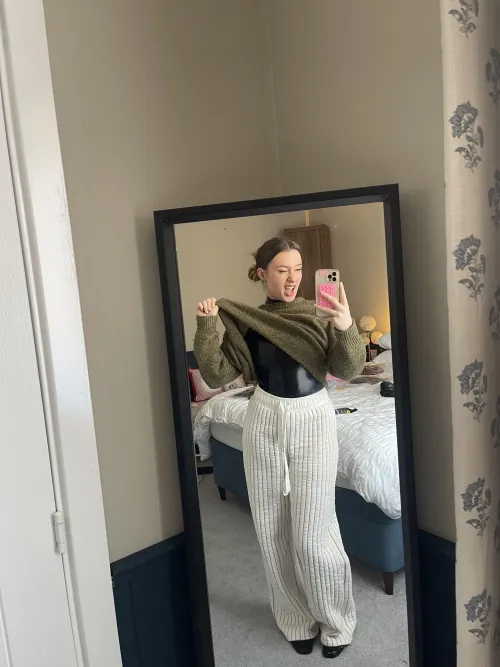 Getting ready for on outside shoot got to rap up warm 