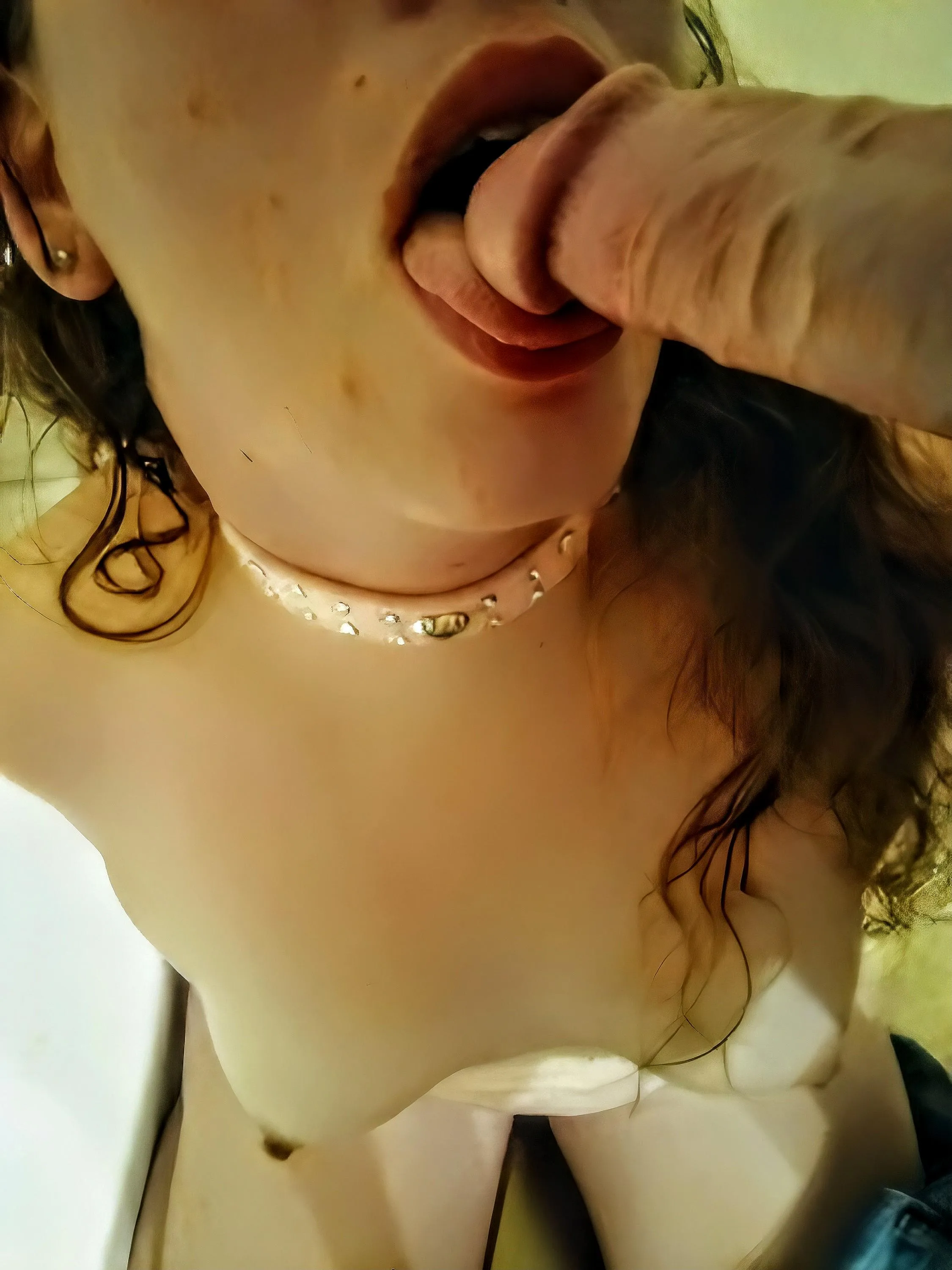 Good girls get fed on their knees