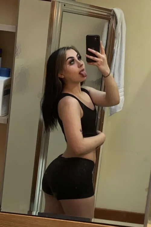 Hi I'm Kenzi a fun loving nerd [SEXT] [CAM] [RATE]s and custom [VID]s. Also offering [GFE] Hit me up lets have some fun:) TELEGRAM: KENZIWILD12 OR KENZIWILD WHATSAPP AND PHONE NUMBER: 603-205-9604 DISCORD: KENZIWILD SNAP: MYKENZI_BELL
