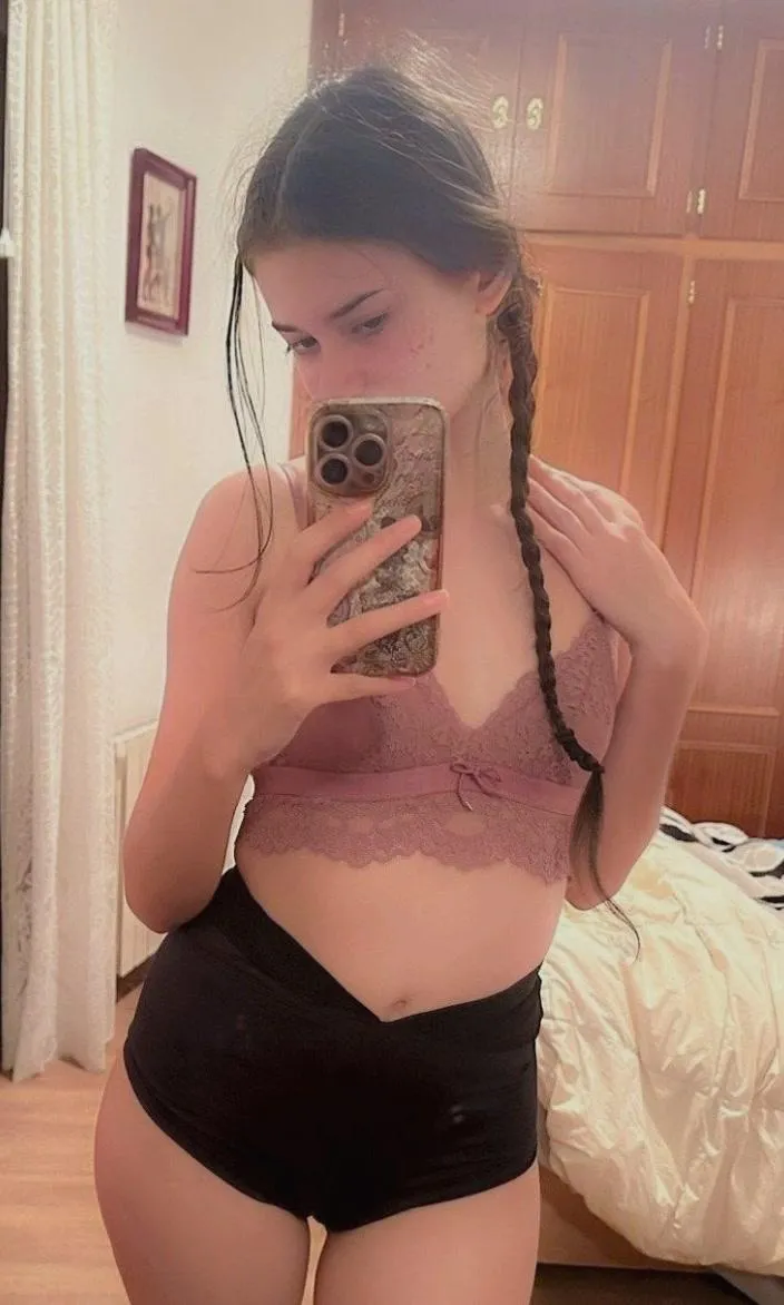 Just a naughty harpist trying to be boner worthy..