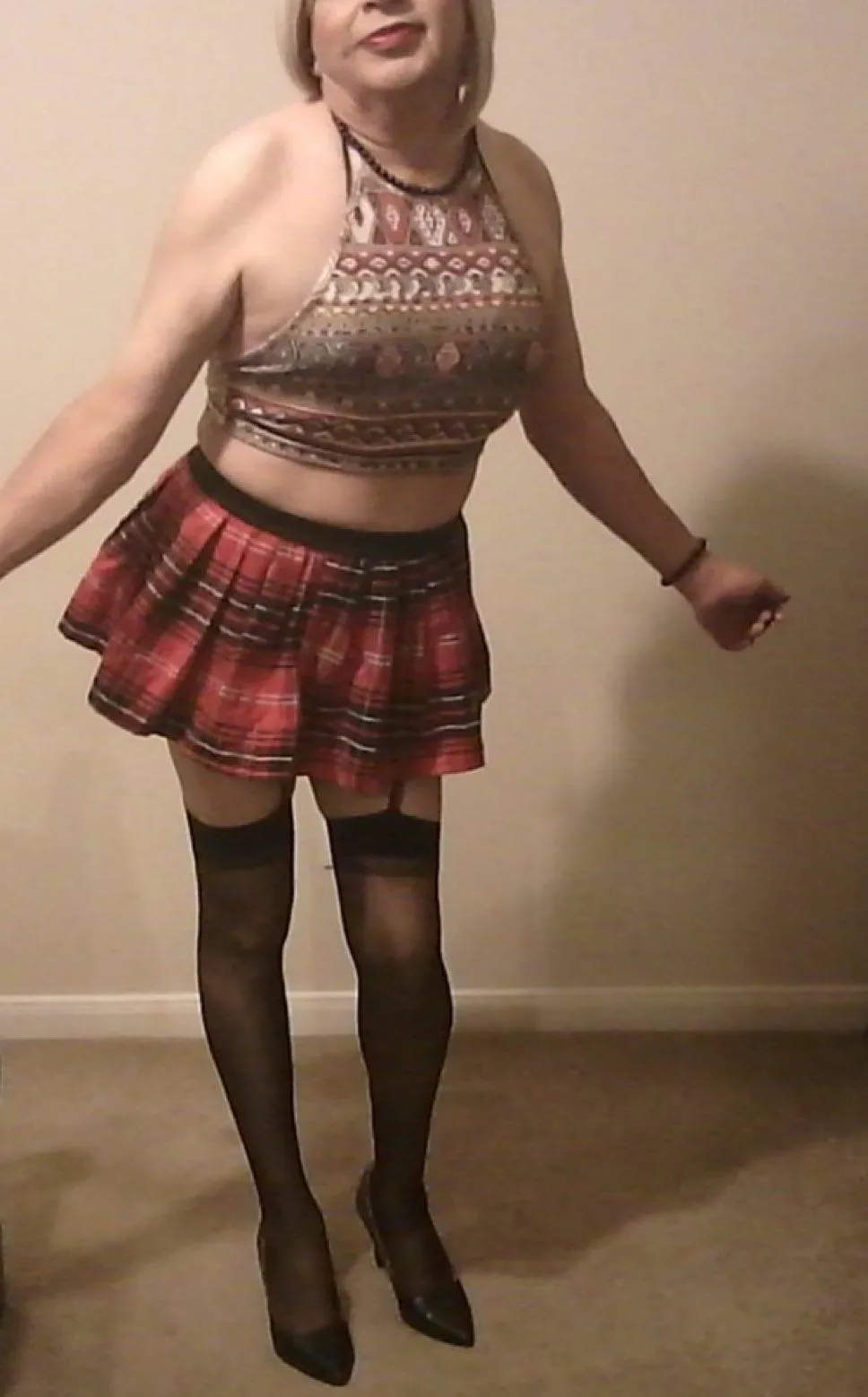 Latina  cd dressed in skirt