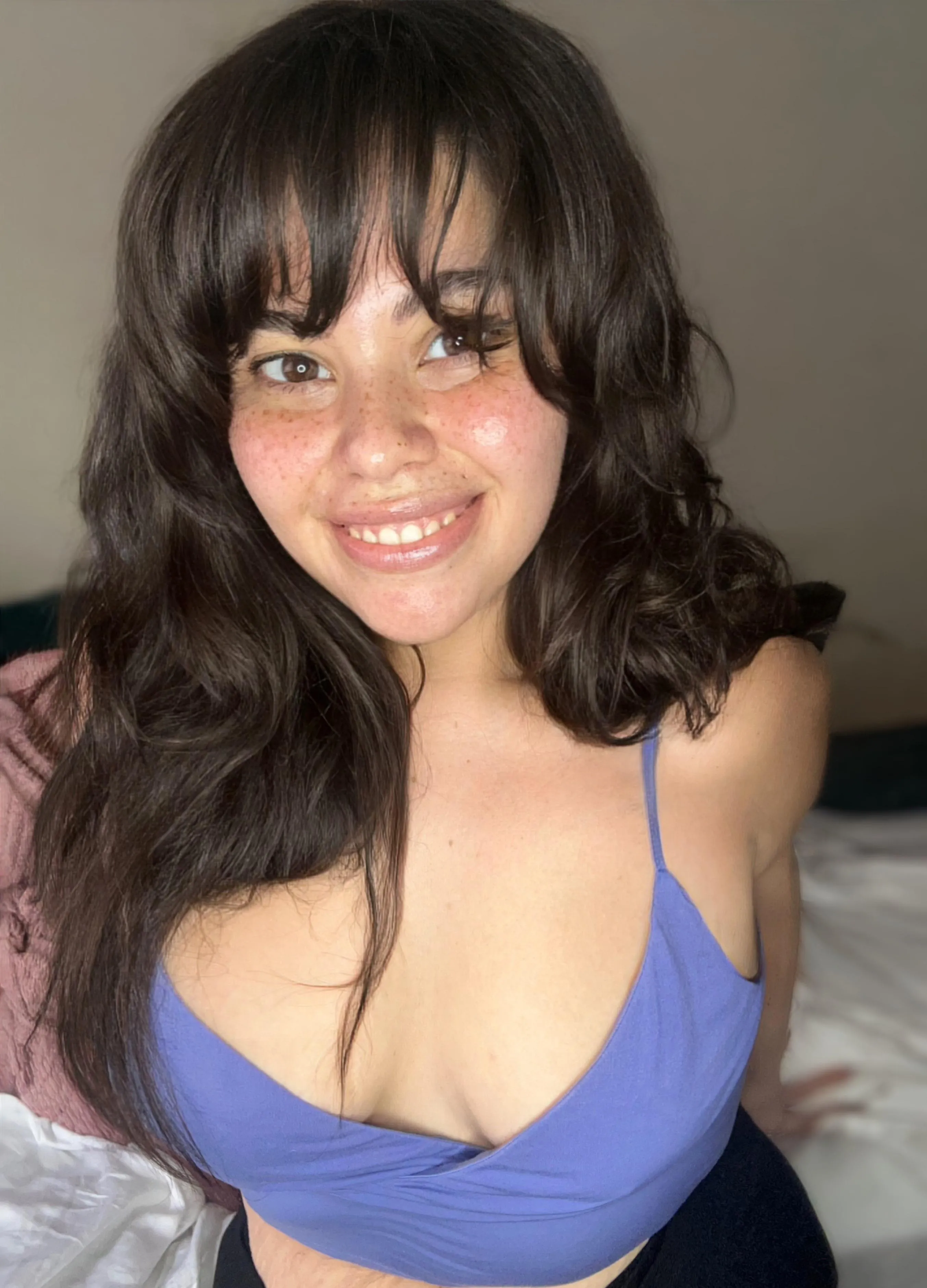 No makeup and no bra! Just the way I wanna be. 