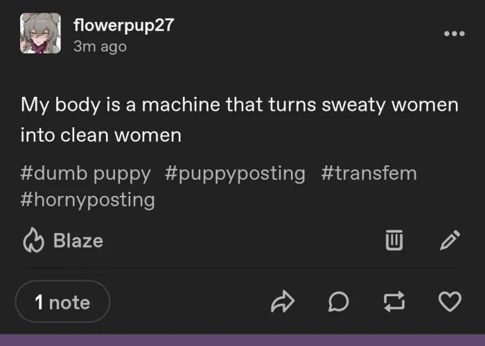 Puppy tongue was made to give baths