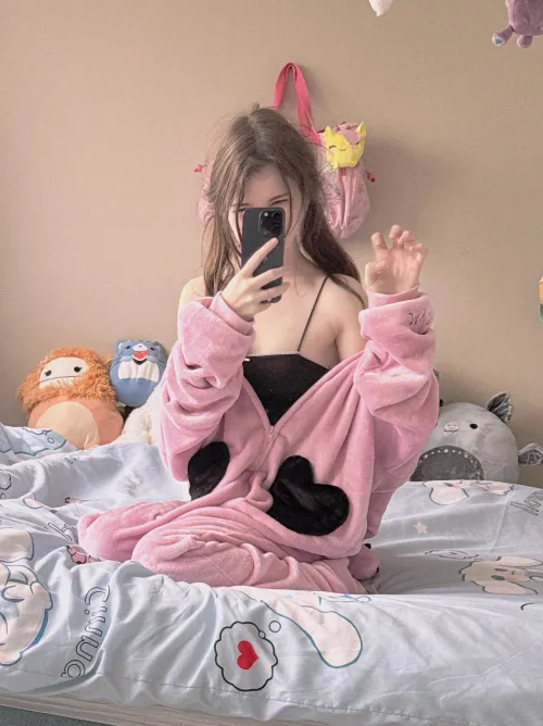 Trying out this cute outfit 