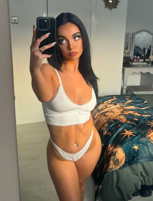 what would you rate me out of 10? pls be honest :)