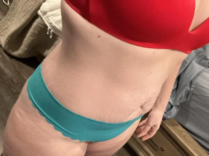 36Bi female looking for a female for fun in west ga. Females only please and must be able to verify!