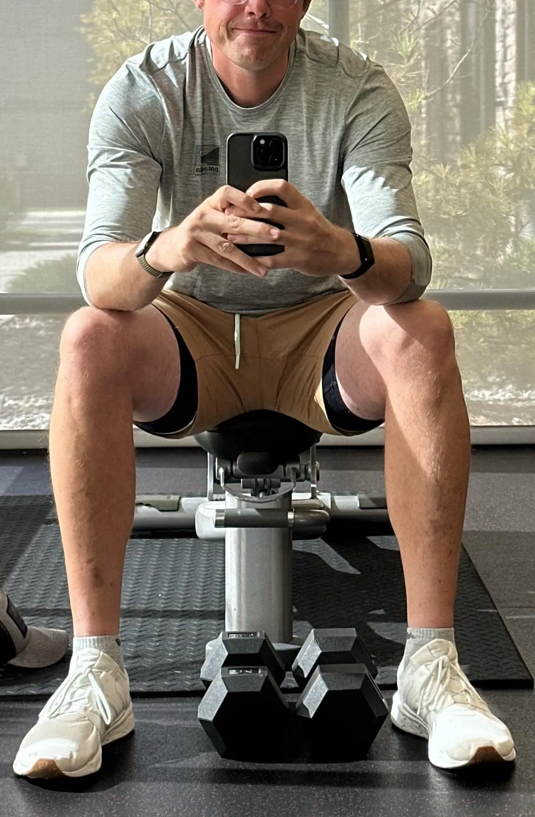 6’6” 34M Tall and Strong Looking for my Kinky Queen