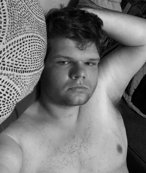 6ft 6 nerdy horny bear In south Huntsville looking to get laid before a 14 hour shift from hell 