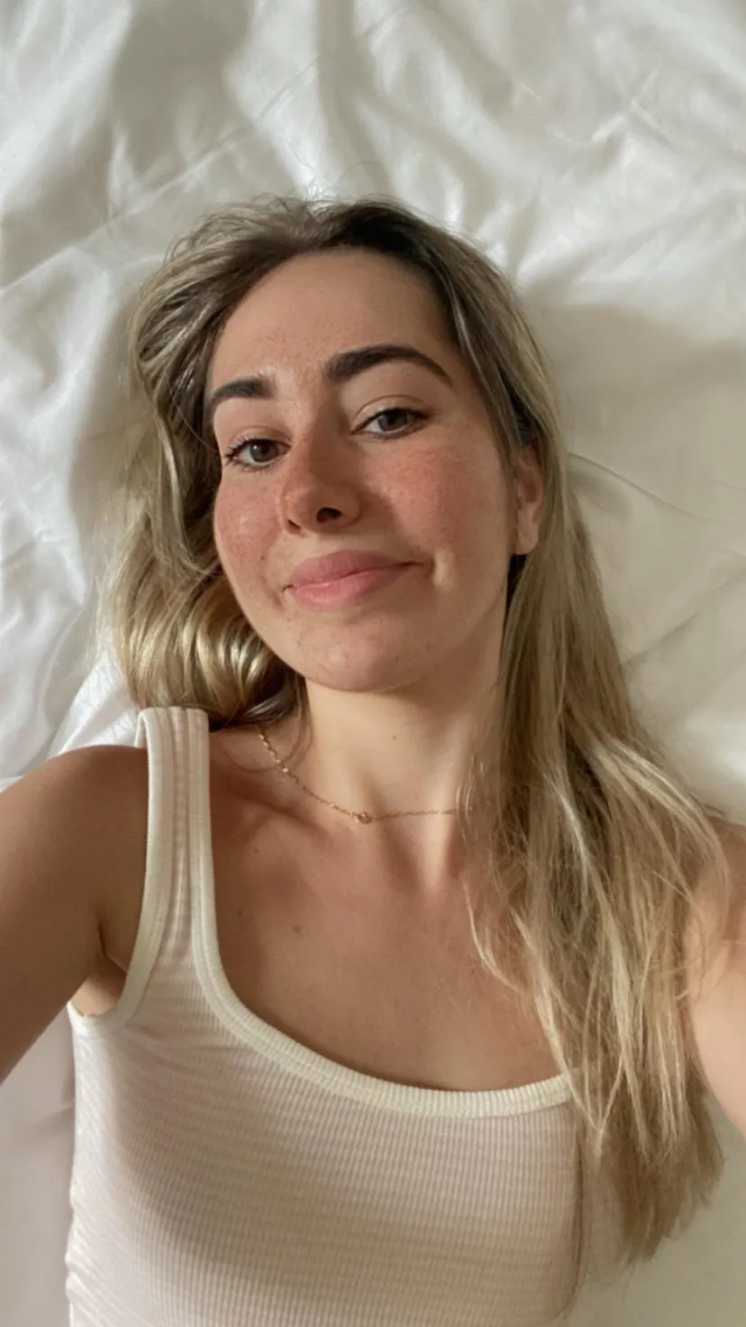 a beautiful morning selfie with my cute pijama