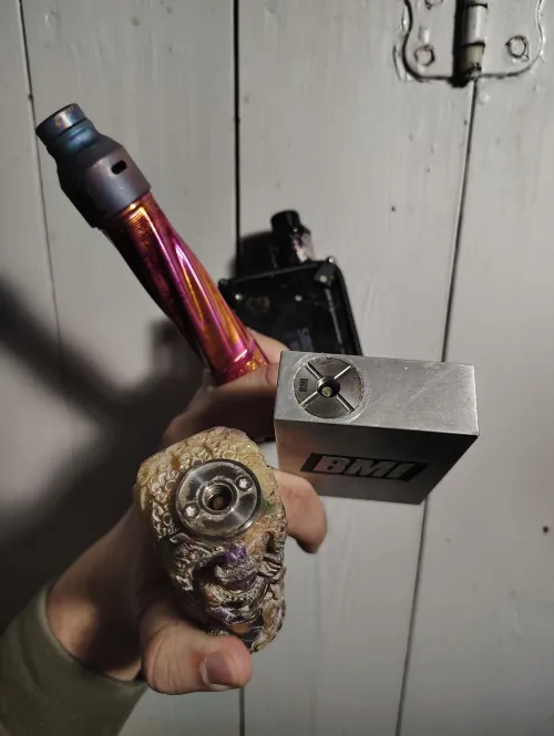 Am I doing this hand check thing right lmao. 