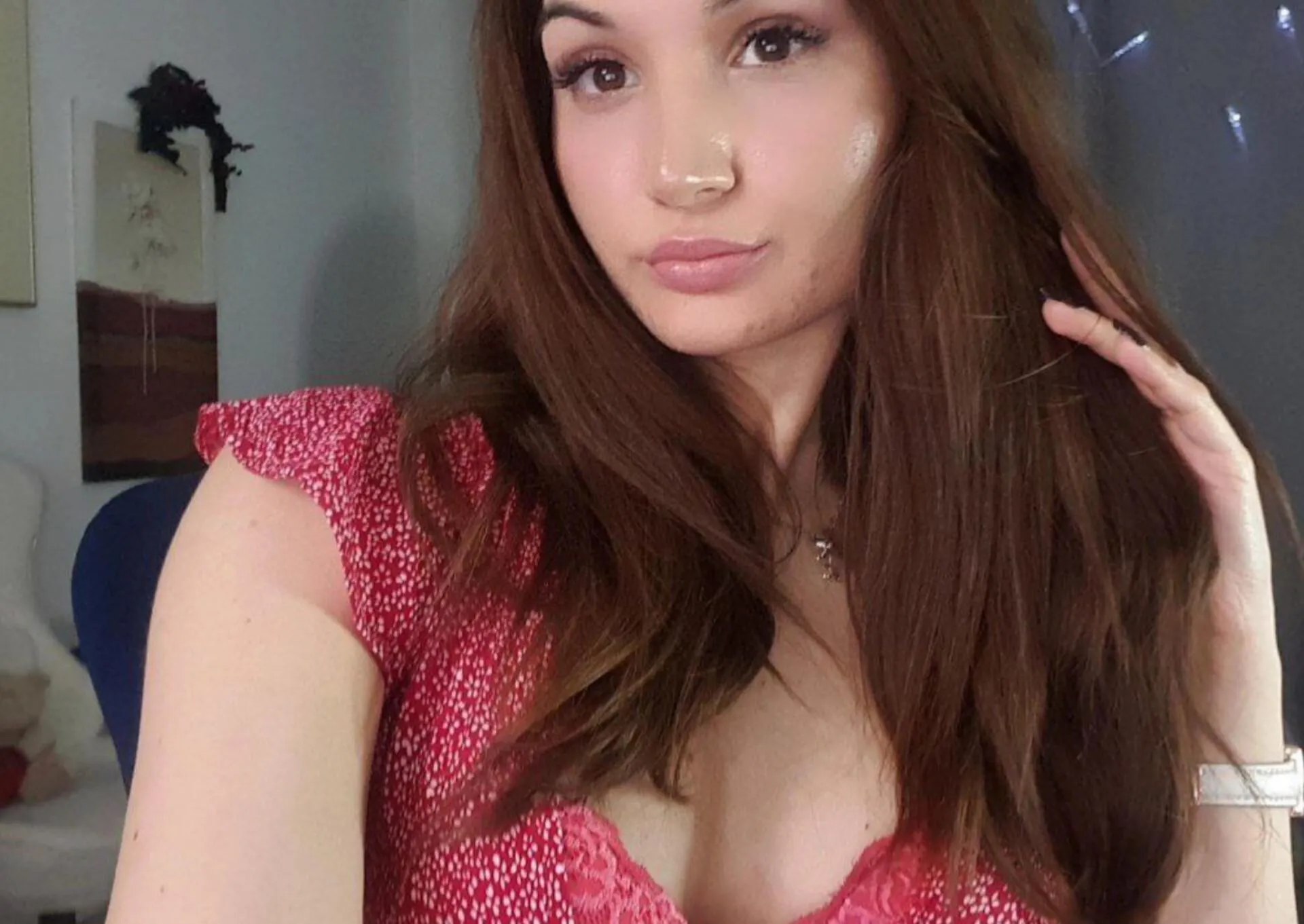 [AmbraEnms] on Myfreecams. This afternoon day I'm feeling a little wild. Online in few hours 