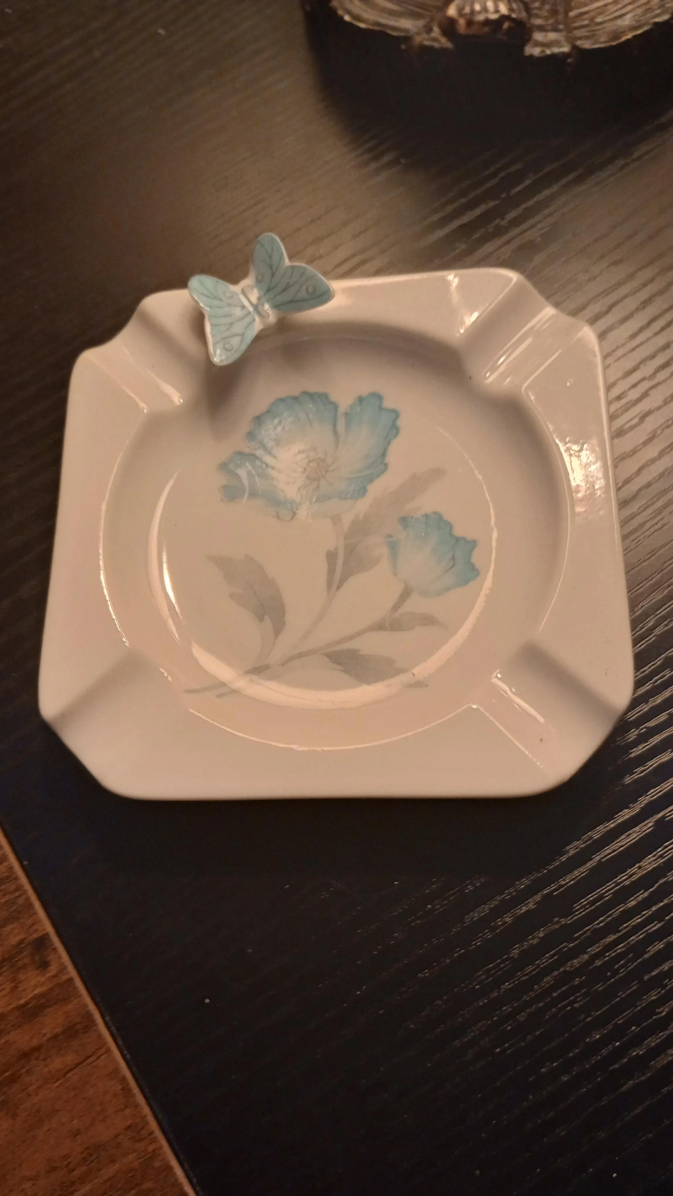 Ashtray I found at peddlers mall near me 