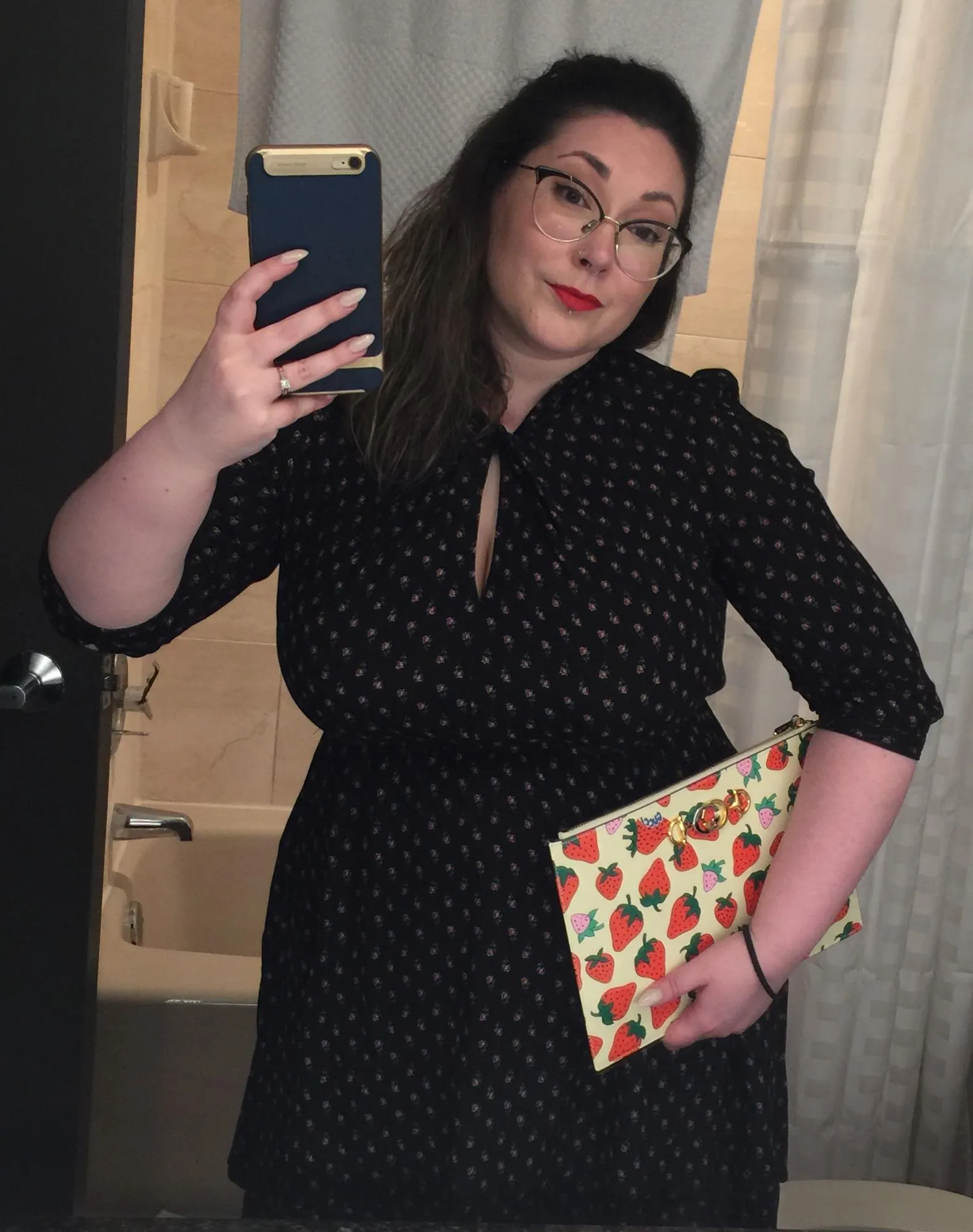 Can't Hide the Curvage