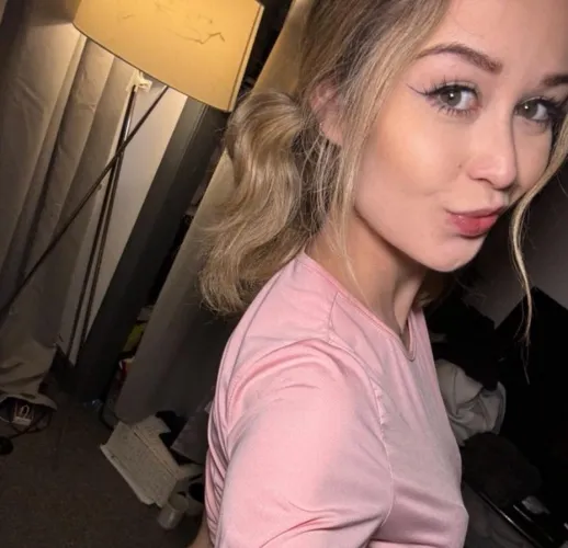 First time posting here and tried a new hairstyle 