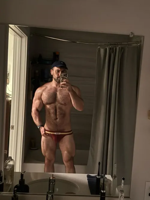 How’s this for big and muscular ? 