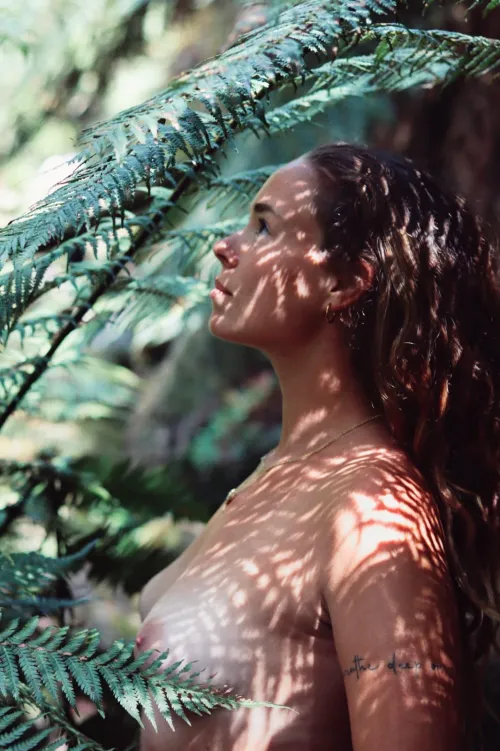 I love the reflections on my tits and face 