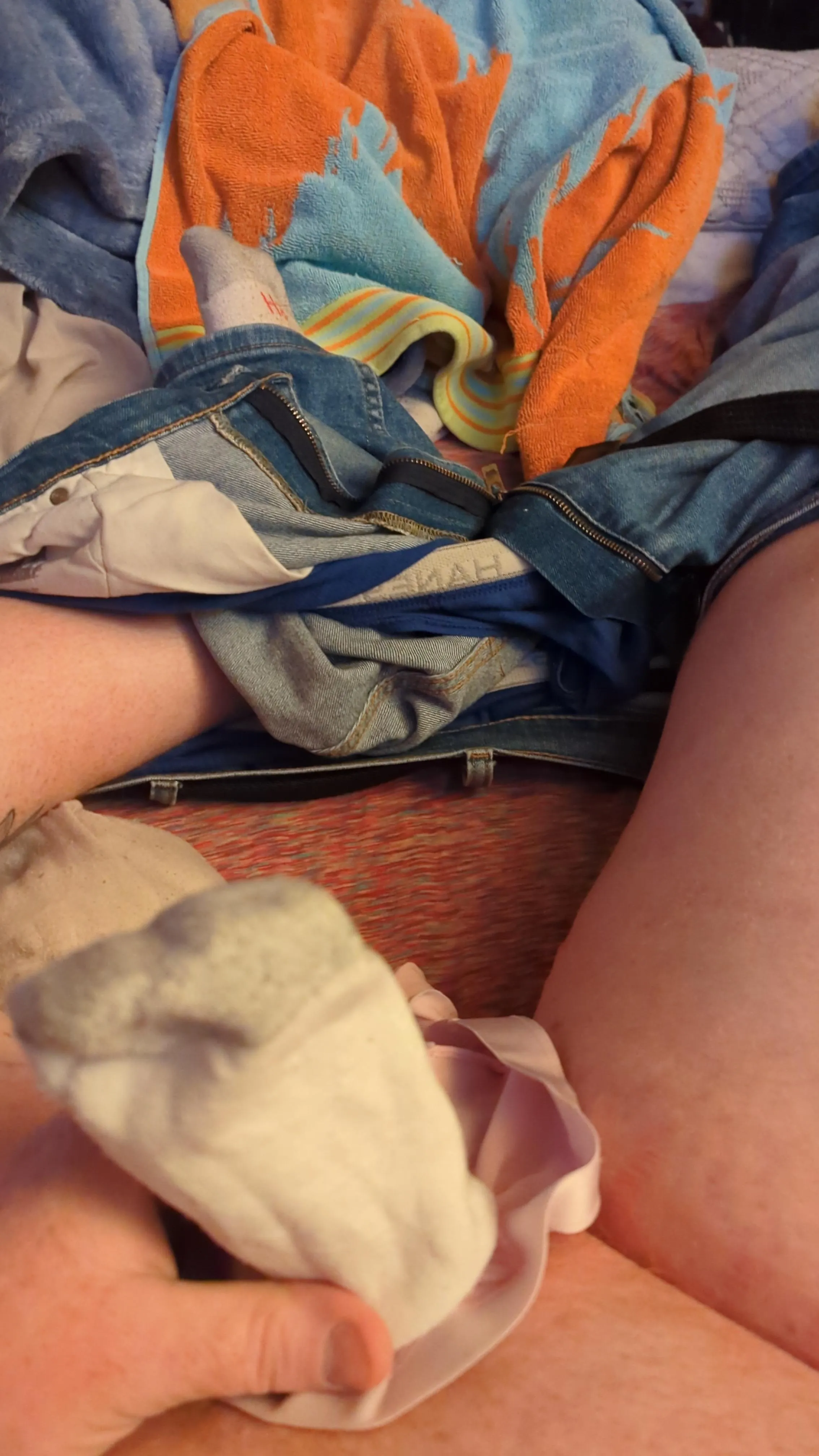 Jerking in worn socks and panties...love to cam