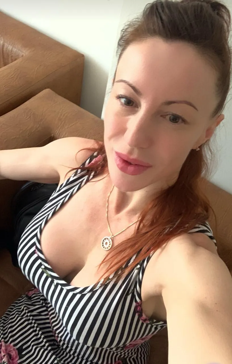 Single mom of one, you probably noticed that I'm ovulating (by my boobs)