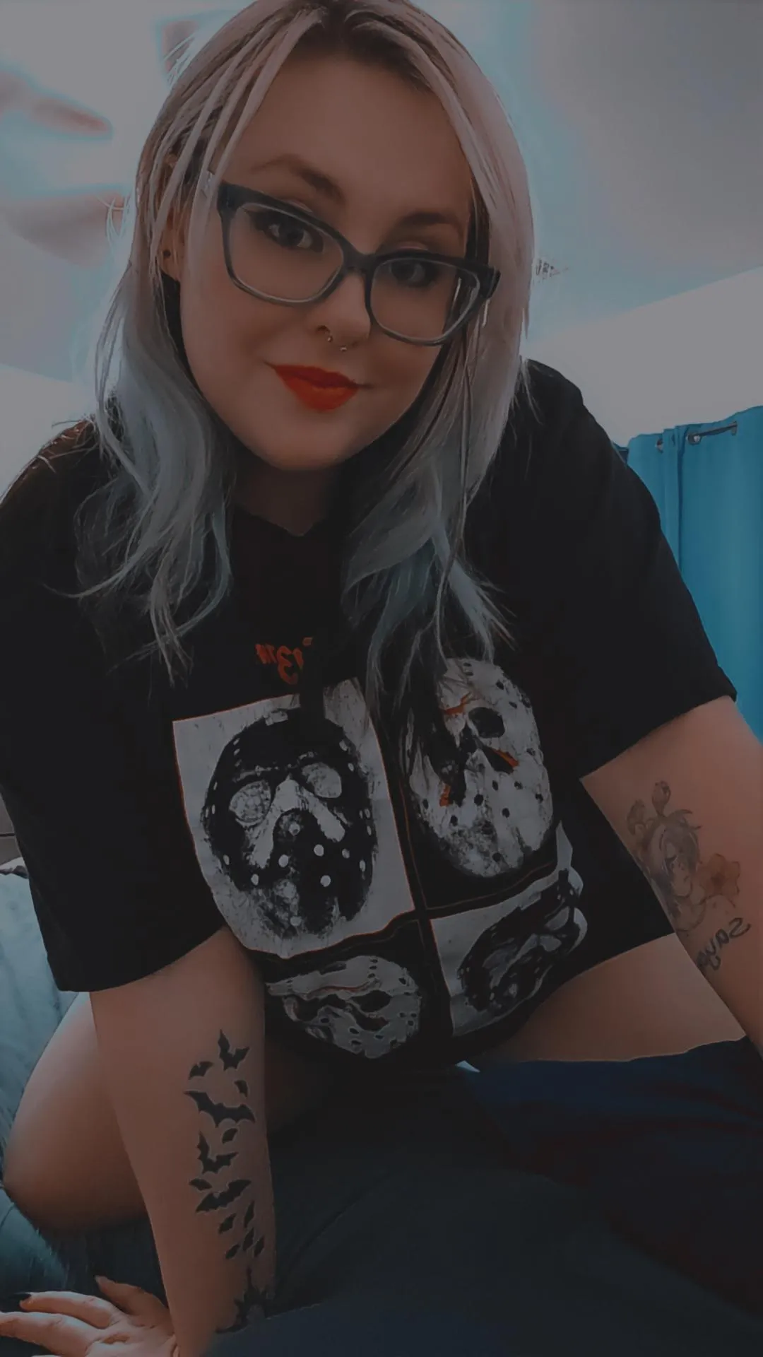 Wanna cuddle, eat snacks and watch a movie? 