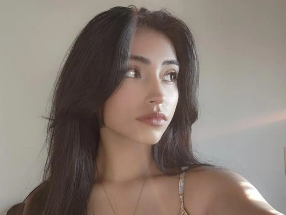 What’s the first thing you notice about me?