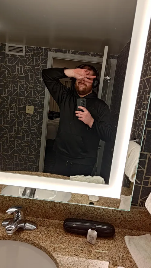 27 [M4F] Durham. In town for work, looking for someone to chill with during downtime.