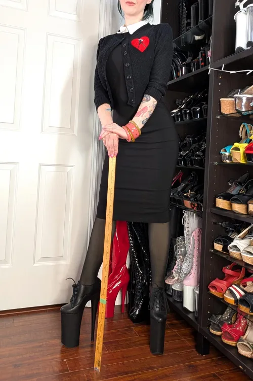 Class is in session, Ms. Teese is going to teach you about the history of Nylons 