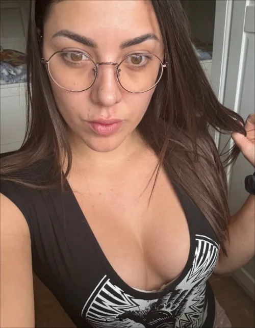 how many fingers you use to jerk off? s,,nap nadiakilks