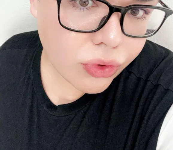 (31)(M4M)-WHO WANTS TO CUM ON MY MOUTH