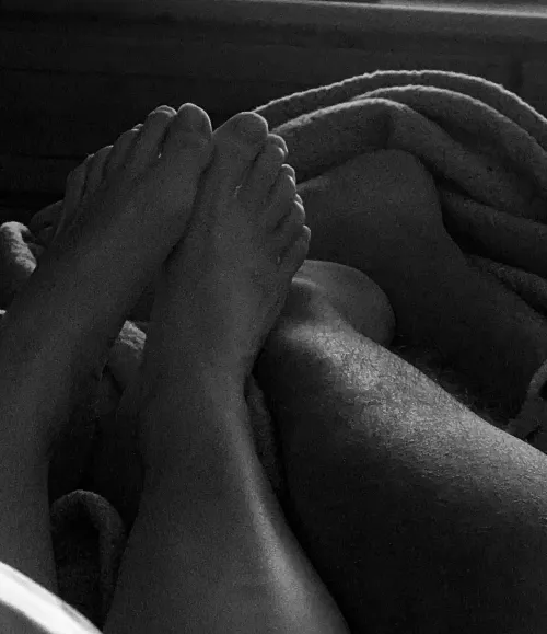 32M28F looking for couples or select single females our age.