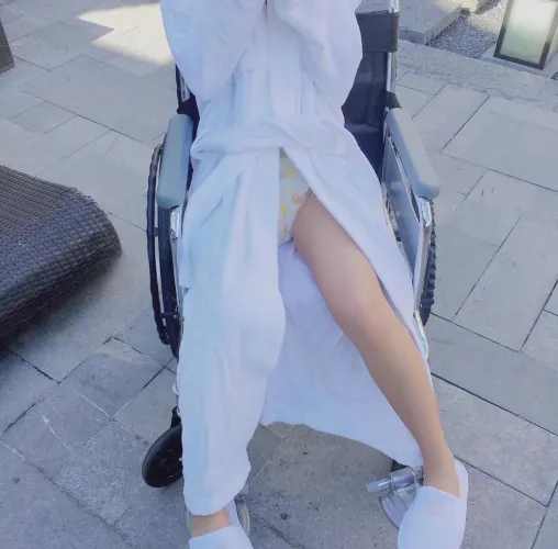 Anyone else been diapered in a mental hospital