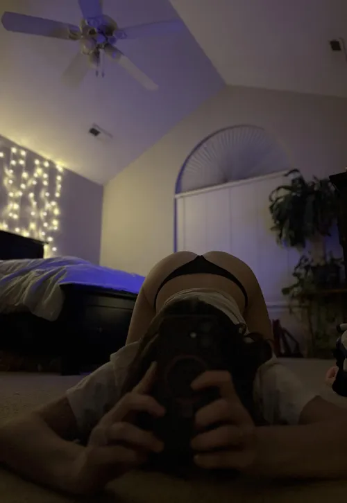 Do you like petite girls, face down ass up? 