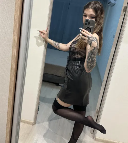 I'm gonna take a couple pictures and go on a date