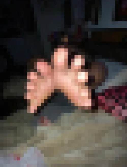 My gf always giggles when she sees my friends & I taking feet pics, so she decided to try it as a joke. Jokes on her, she’s actually a pretty good foot model. In fact, this pic was so good I had to a censor it for you beta brained cucks.