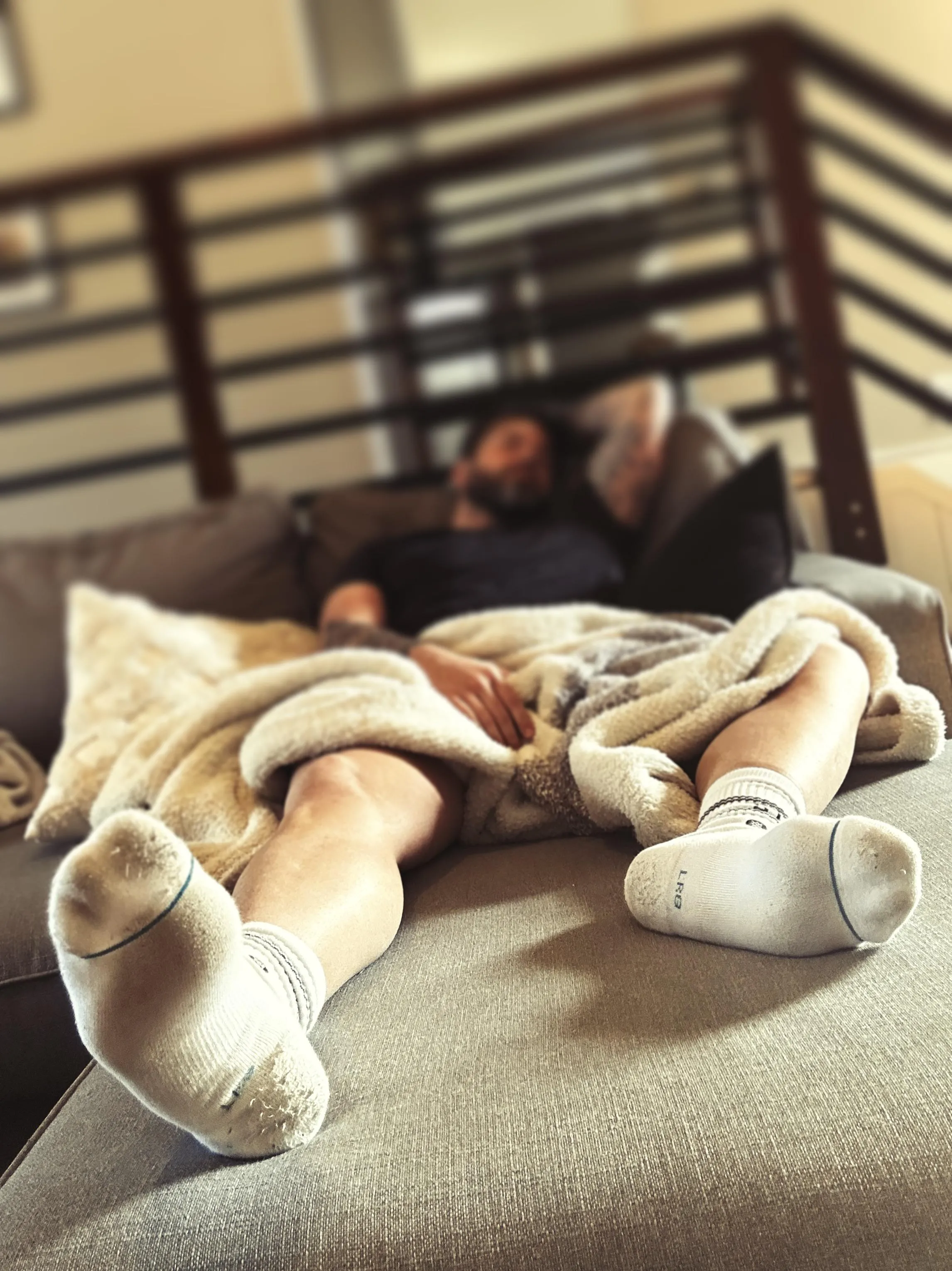 You walked in on the dad next door napping.. what’s your next move? (33)