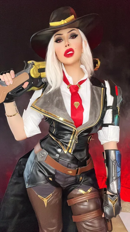 Ashe cosplay from Overwatch by Felicia Vox