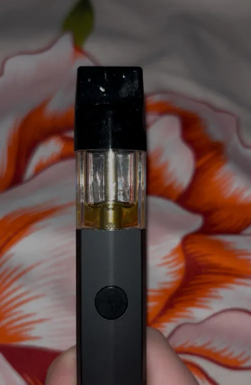 Asked a friend for his nearly empty HHC dispo, ended up creating a THC-ish vape. 