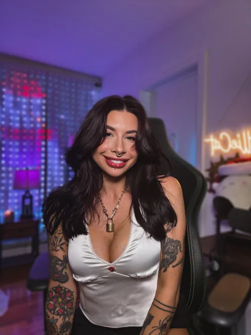 Come play cod with me tonight - YourFavAllieCat on Twitch