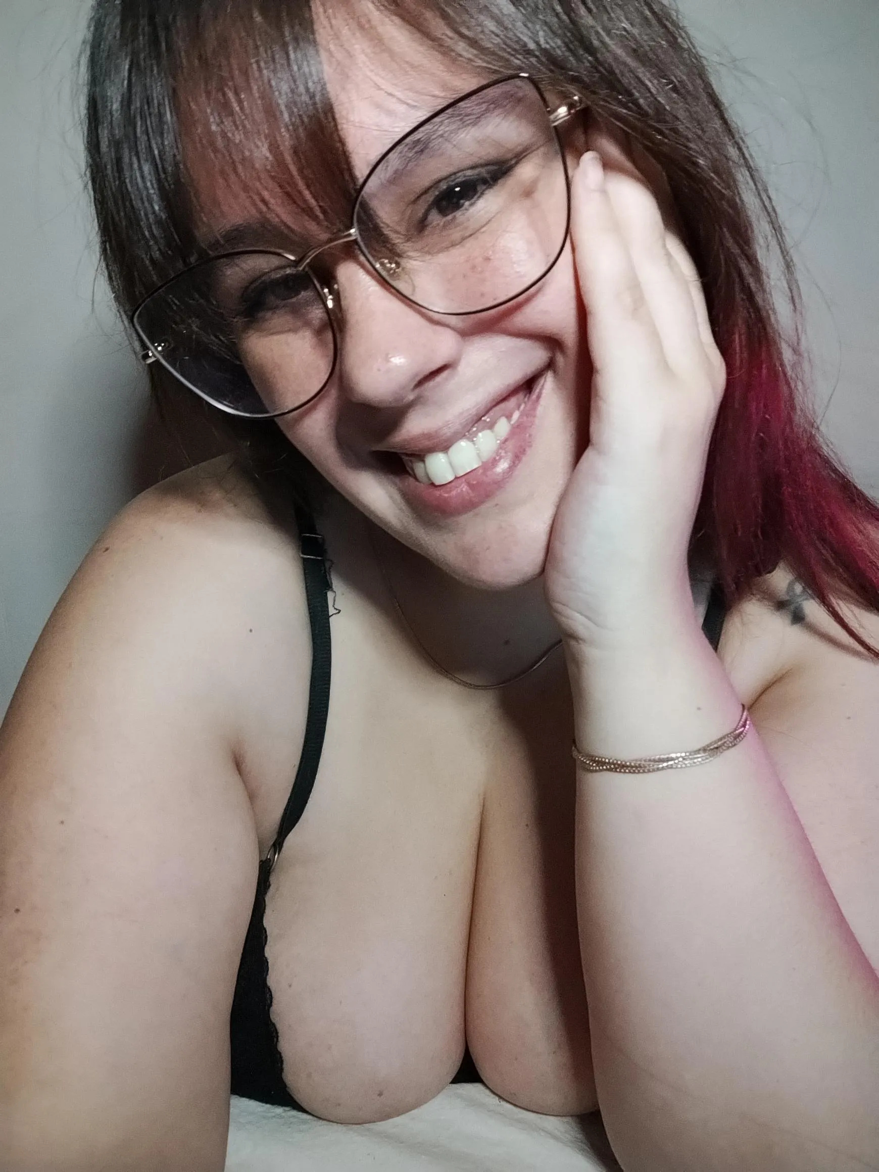 Just wanted to say hi! If you want to chat check the comments :)