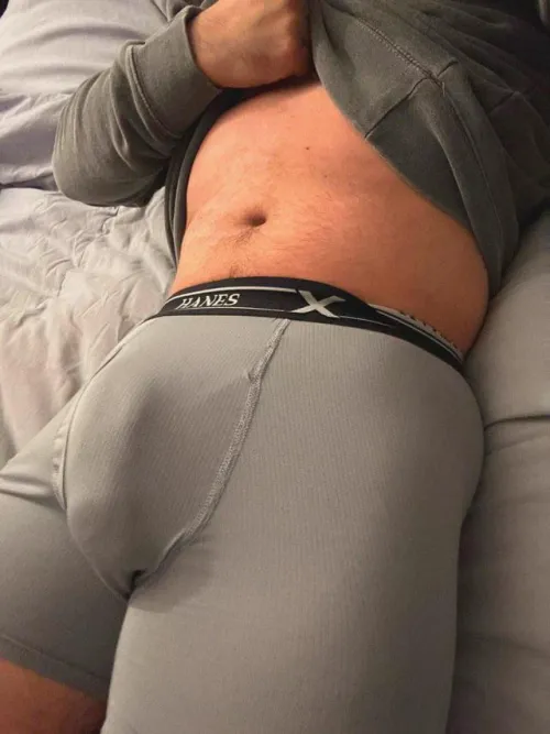 [m4fm] Anyone in need of a well hung male?