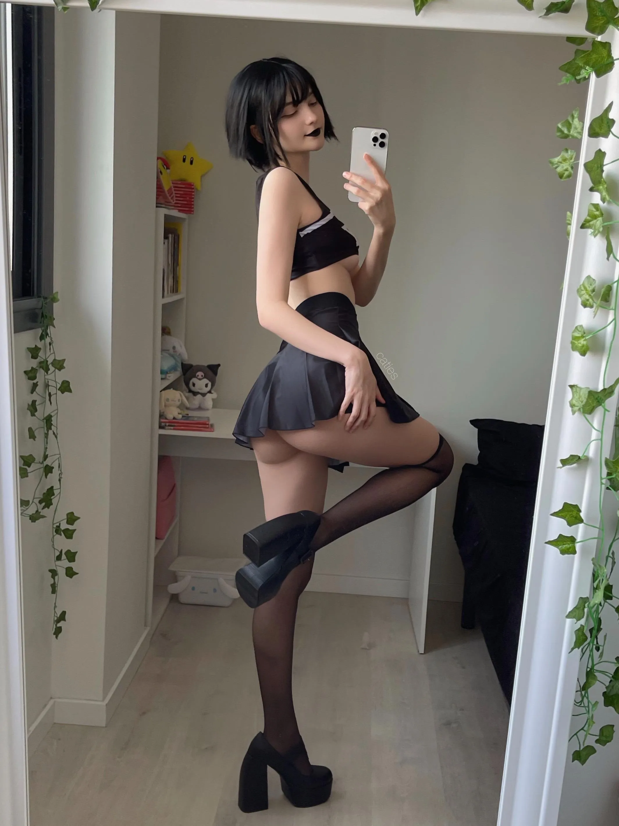 My gf and her dad swapped for the week without telling anyone. Today they sat down me and her mom to tell us that they wanna stay this way. Honestly I knew something was up because her dad was more adventurous and fun in her body. I decided to break the 