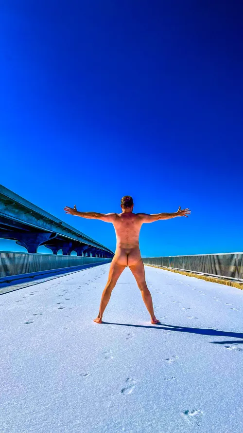 Snow day at the pier