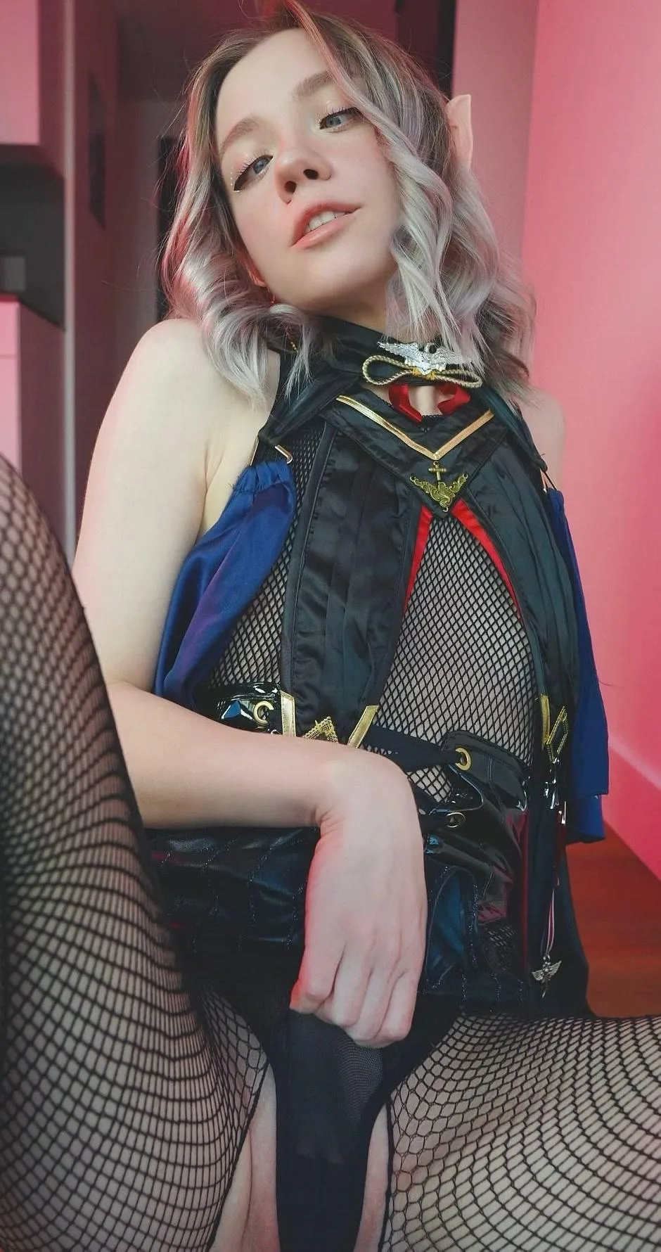 That elf have a quest for you [f]