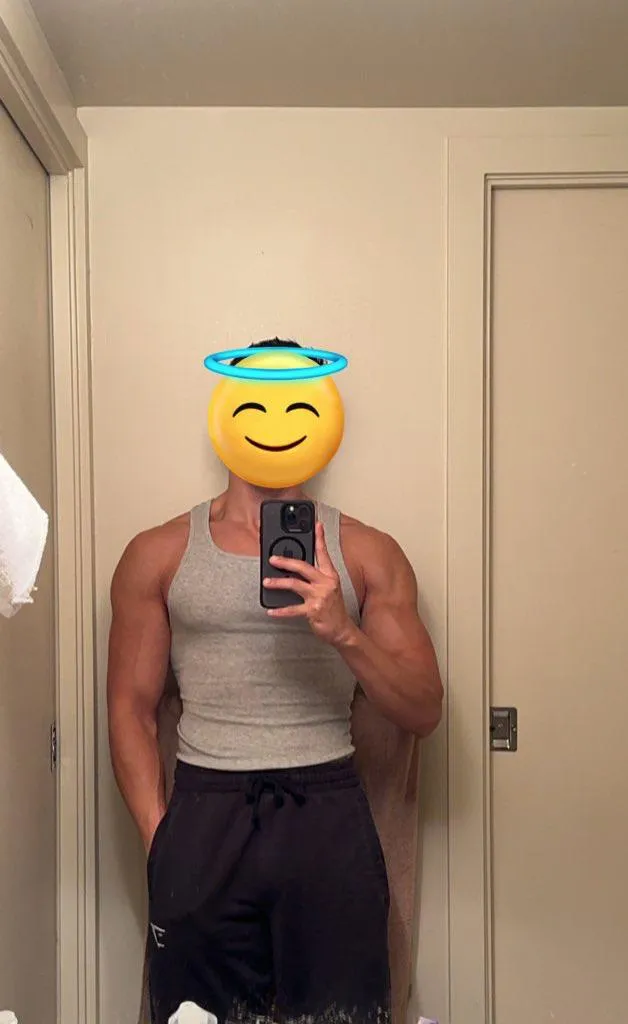 26 [M] - any female out there down to clown tonight?